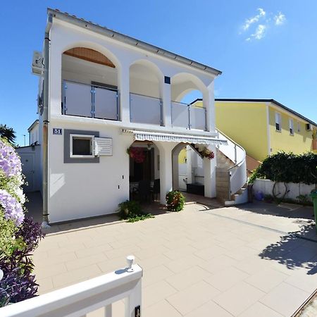 Apartment Lavender Vir Luaran gambar