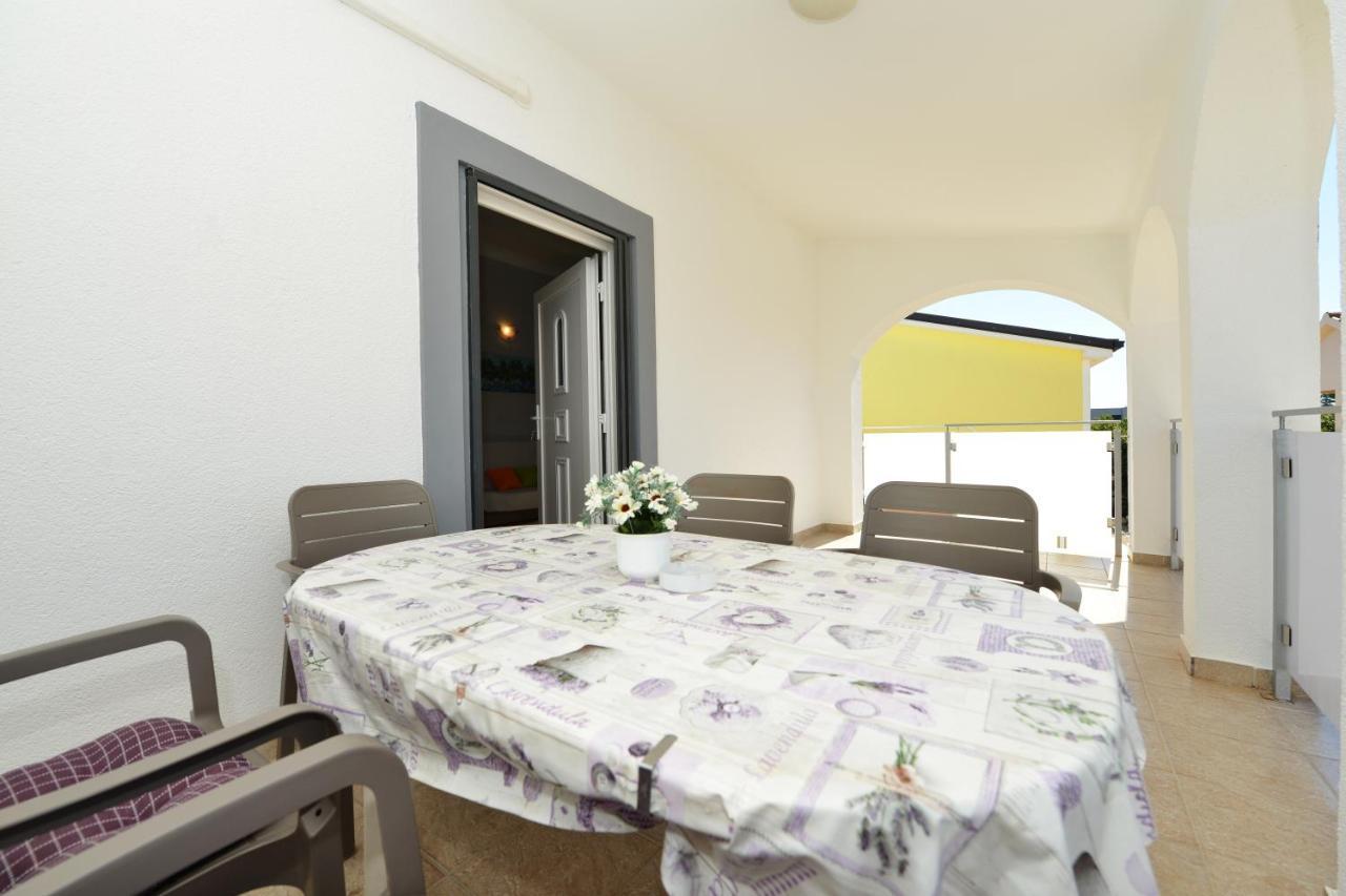 Apartment Lavender Vir Luaran gambar