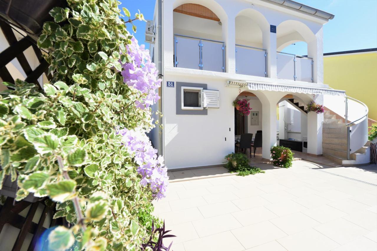 Apartment Lavender Vir Luaran gambar