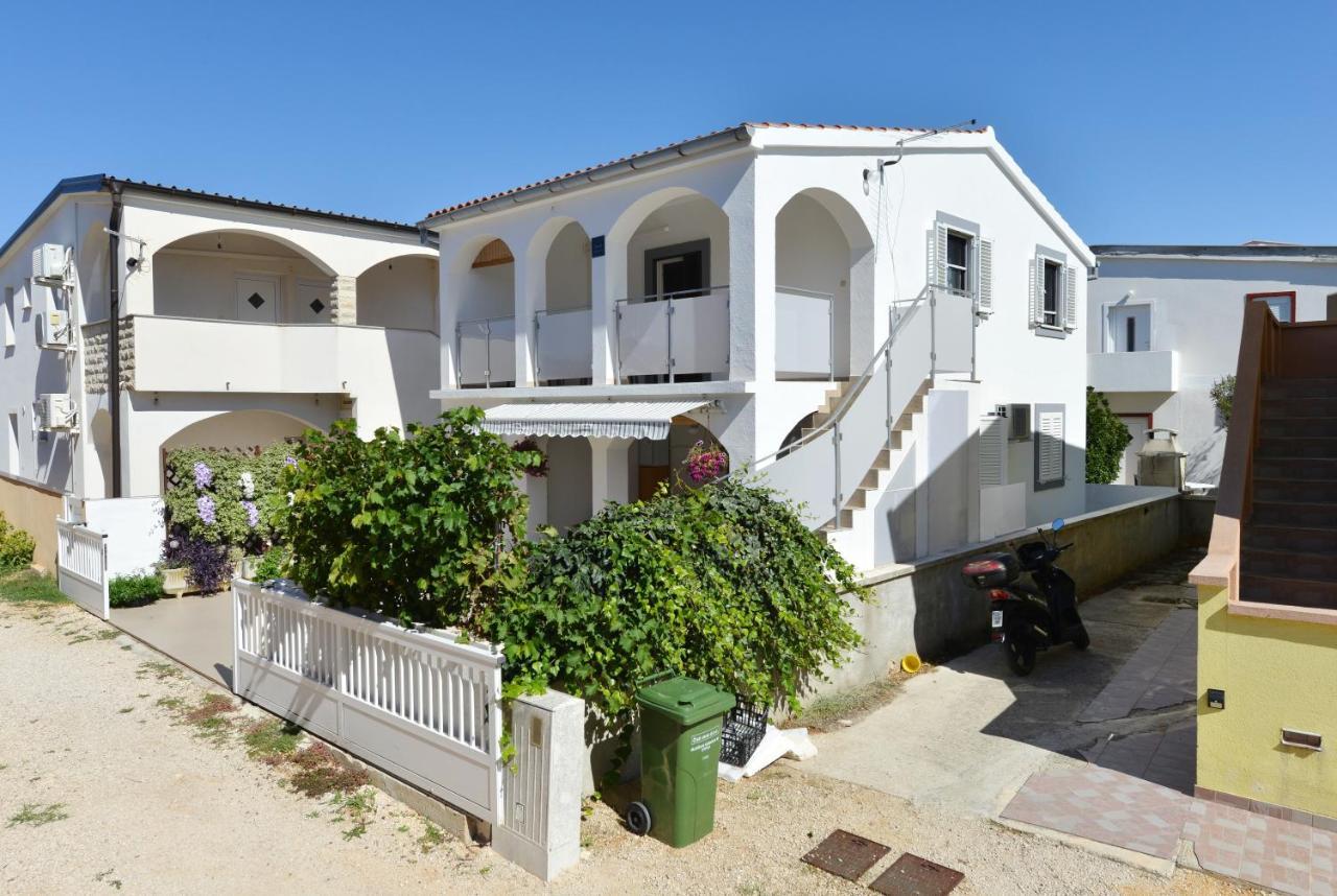 Apartment Lavender Vir Luaran gambar