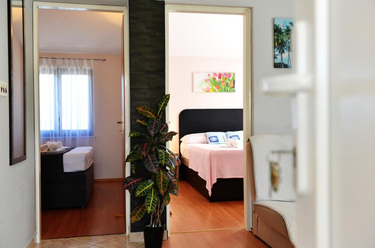 Apartment Lavender Vir Luaran gambar
