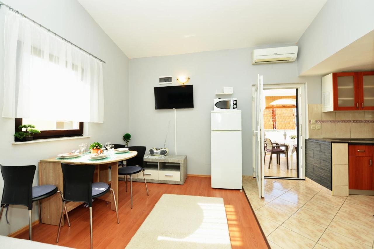 Apartment Lavender Vir Luaran gambar