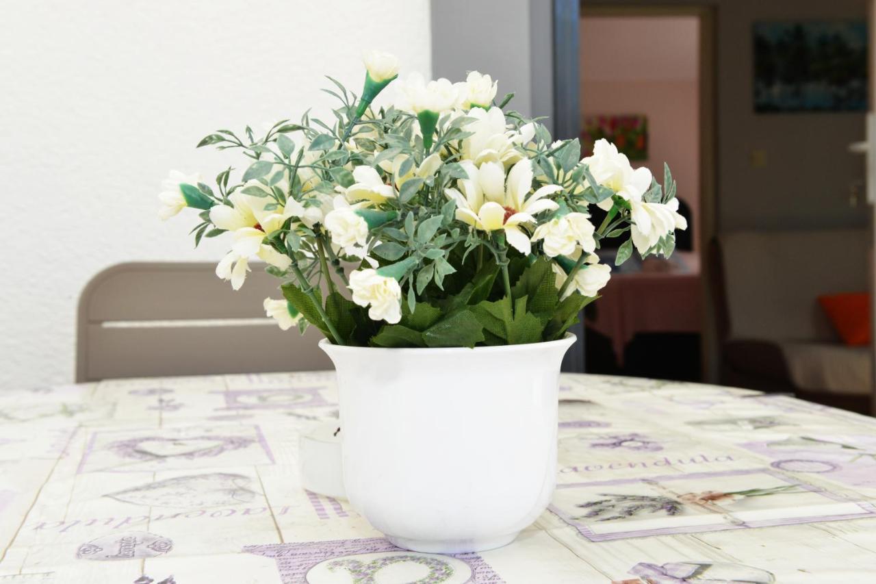 Apartment Lavender Vir Luaran gambar
